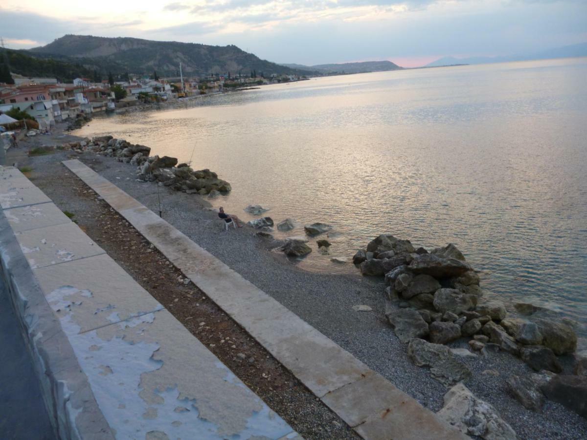 Appartamento House Next To The Sea Side Derveni Esterno foto